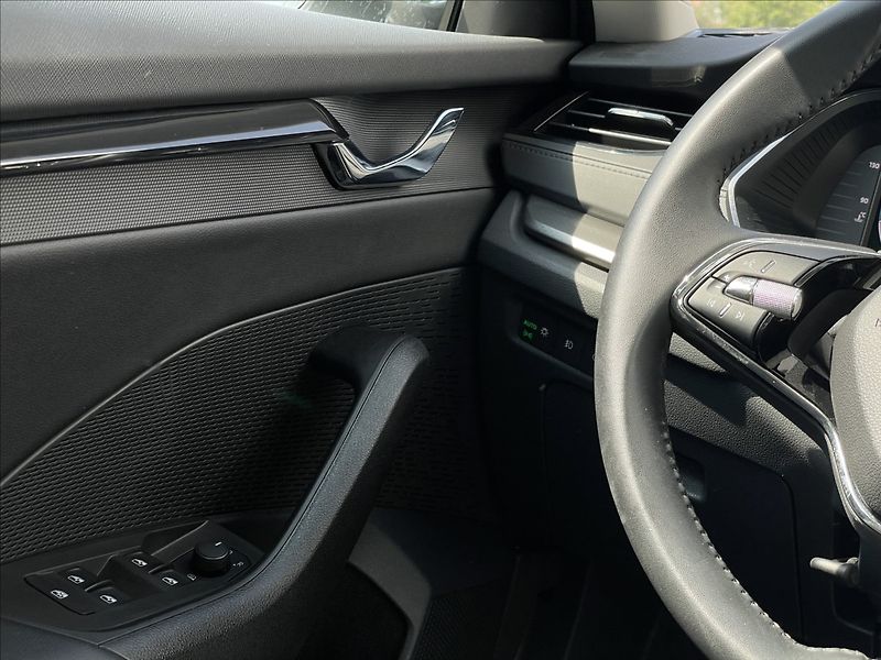 Škoda Octavia 2,0 TDI Combi Ambition Plus - fotka 14 z 24