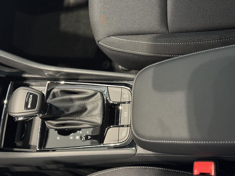 Škoda Karoq (2026) Clasic 1.5 TSI 110 kW DSG - fotka 18 z 25