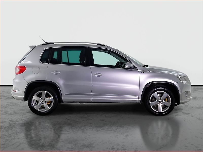 Volkswagen Tiguan (2010) R-Line 2.0 TSI, 4X4, Automat - fotka 6 z 18