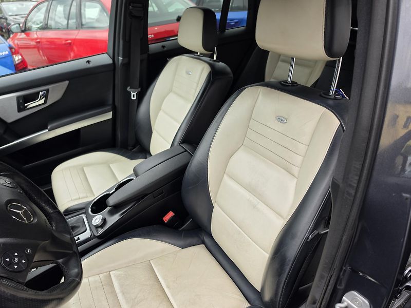 Mercedes-Benz GLK 350 4-MATIC  - fotka 13 z 15