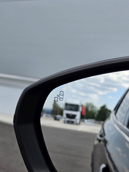 Opel Grandland X 1.5CDTi 96kW Ultimate LED 1Maj - fotka 23 z 27