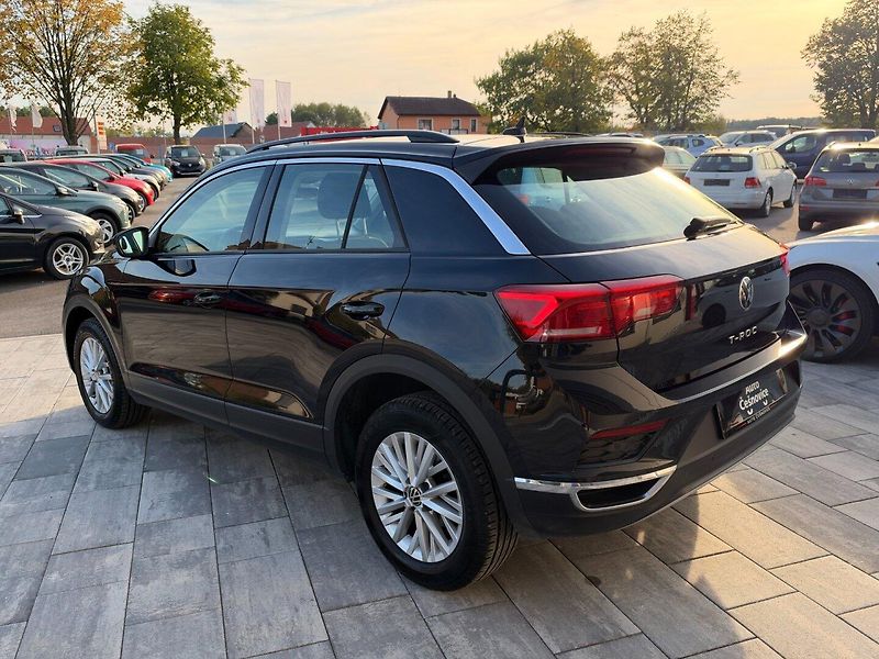 Volkswagen T-Roc (2021) Design 1.0 TSI 81kW - fotka 8 z 18