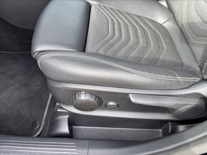 Mercedes-Benz GLB 2,0 200d 110kW 4Matic DCT - fotka 19 z 45
