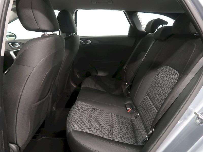 Kia Ceed (2024) FRESH 1.5T-GDI 118kW ZÁRUKA - fotka 28 z 33