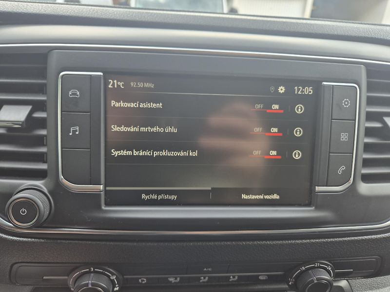 Opel Vivaro E FLEXSPACE L 6 MÍST - fotka 22 z 37