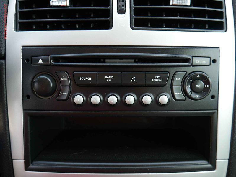 Peugeot 307 (2006) 1.6 HDI, AC, tažné - fotka 15 z 16