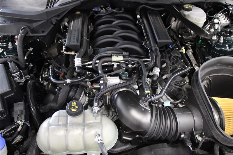 Ford Mustang 5,0 GT V8 BULLITT LIM. EDICE - fotka 9 z 38