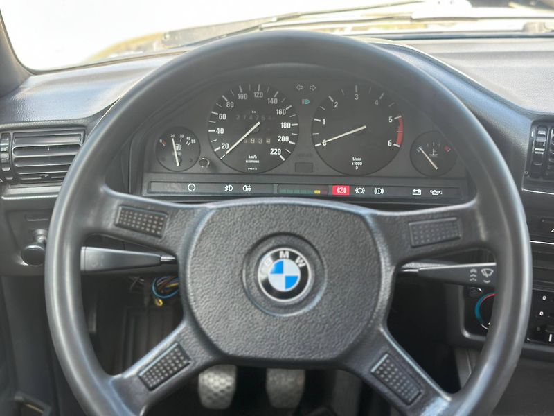 BMW Řada 3 (1988) BMW 325D 1988 - fotka 10 z 23