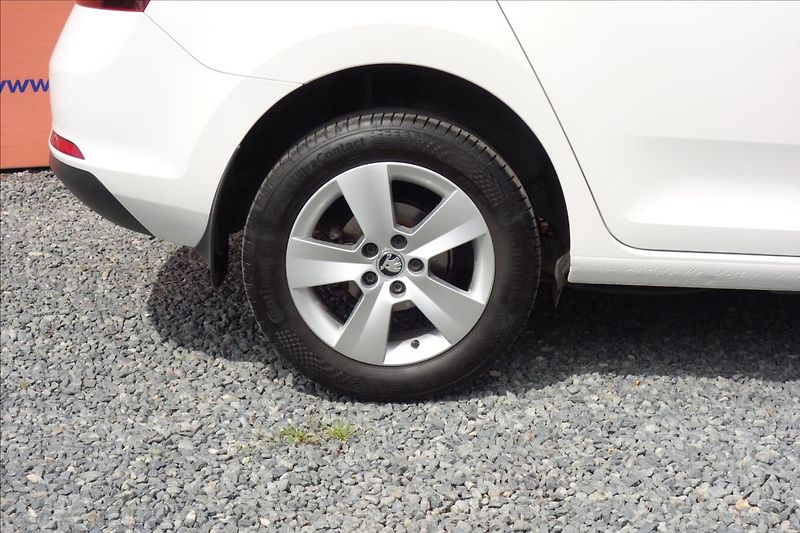 Škoda Rapid 1,4 TDi,ČR,SERV. KN.,AMBITION. - fotka 9 z 30