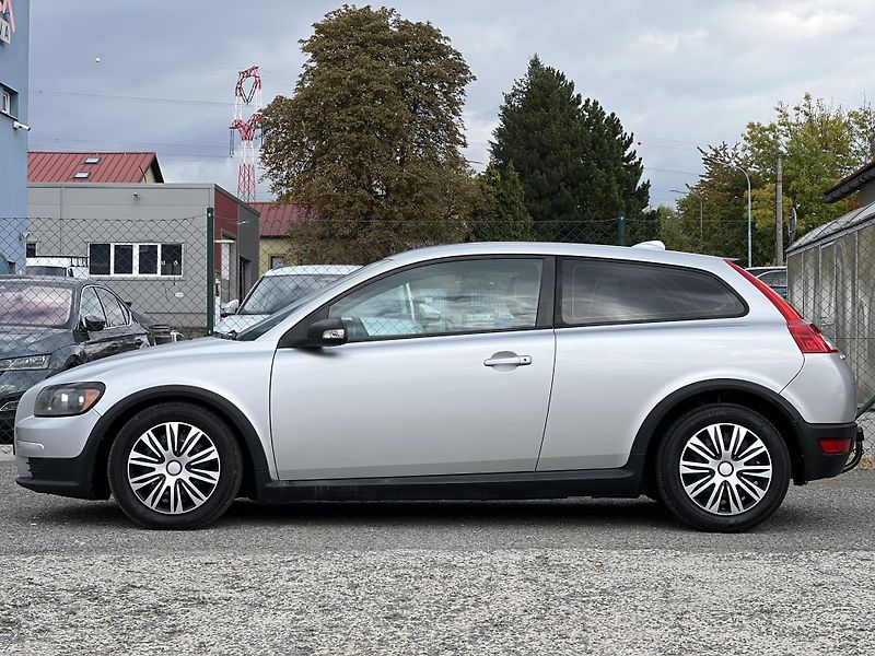 Volvo C30 1.6D ABS KLIMATIZACE TAŽNÉ - fotka 4 z 35