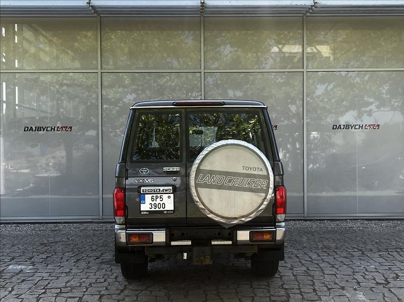 Toyota Land Cruiser GRJ76 4,0 V6 5MT - fotka 6 z 33