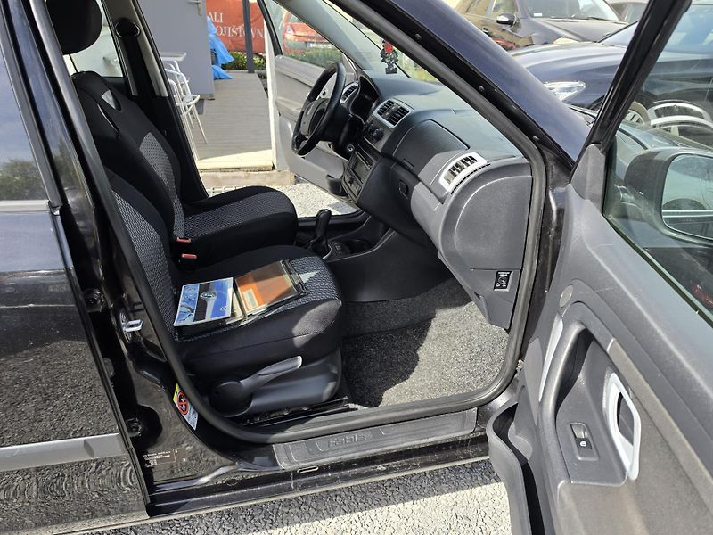 Škoda Fabia 1.4 TDI Parkovací senzory  - fotka 12 z 21
