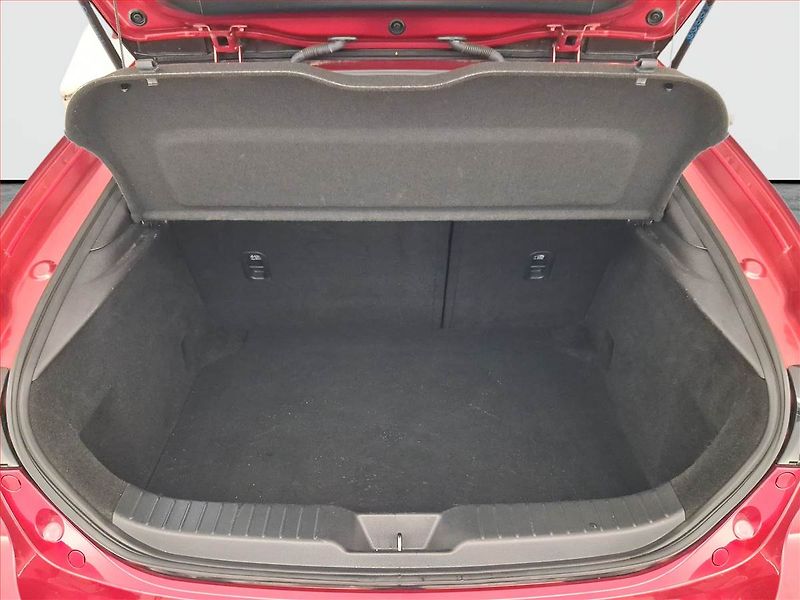 Mazda 3 (2021) 2.0 e-Skyactiv X - fotka 14 z 23