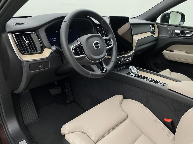Volvo XC60 B5 AWD PLUS DARK AUT CZ 1.maj. - fotka 4 z 57
