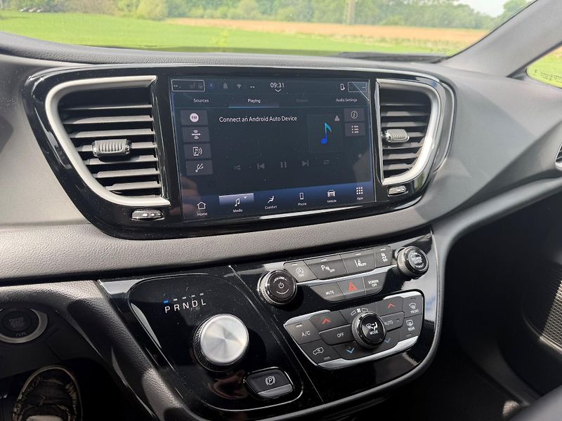 Chrysler Pacifica (2025) Voyager 3,6 RU Radar Nové 2025 - fotka 17 z 20