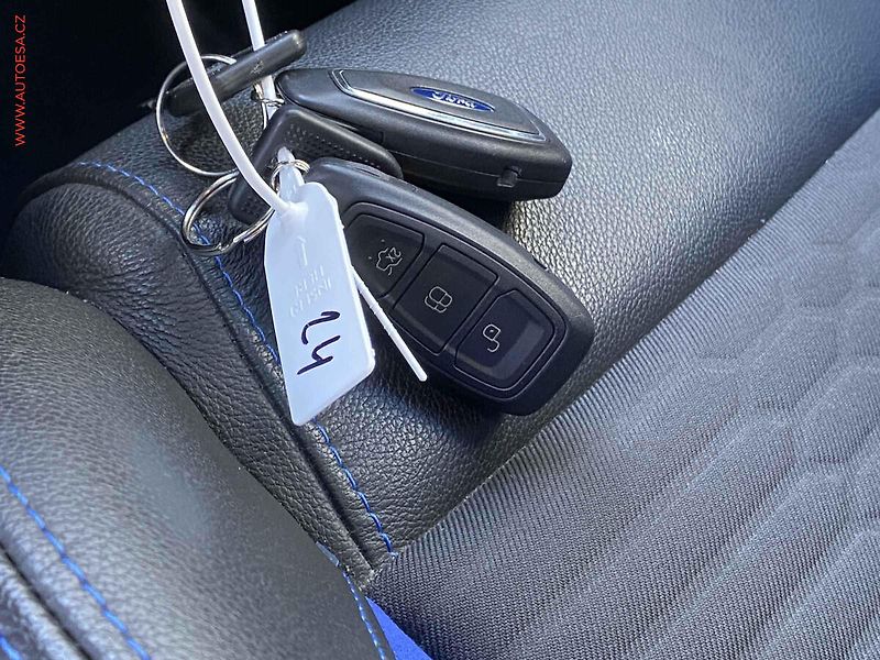 Ford Focus (2017) 2.0EB, ST, Xenon, navi - fotka 19 z 19