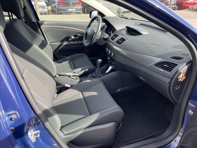 Renault Mégane 1,6 i KLIMA SERVIS STK 2/2027 - fotka 10 z 35