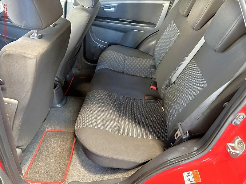 Suzuki SX4 (2007) 1.6VVT, ČR, AC - fotka 10 z 15