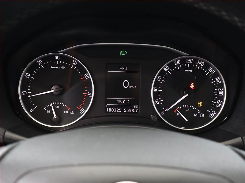 Škoda Octavia (2011) 1.8 TSI, 4X4, Serv.kniha - fotka 9 z 16