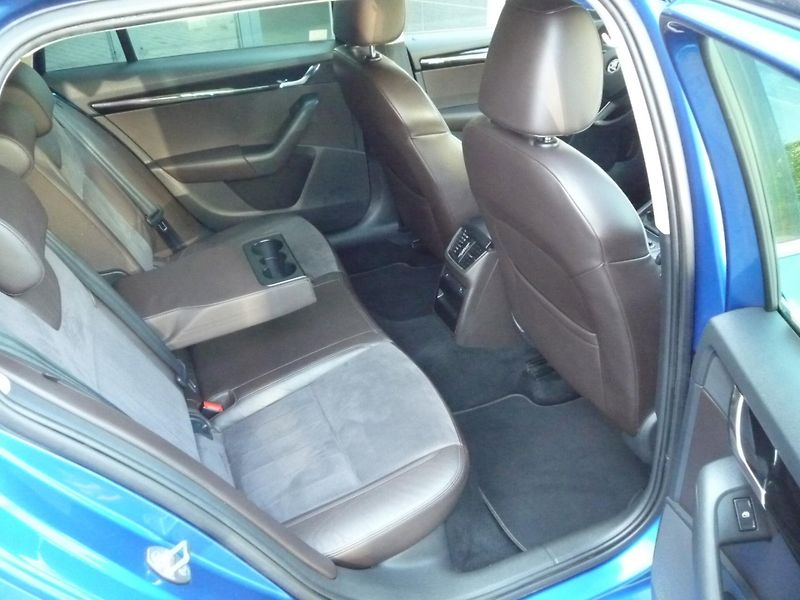 Škoda Octavia (2015) Combi 2,0TDi 110kW 4x4 L&K - fotka 21 z 25