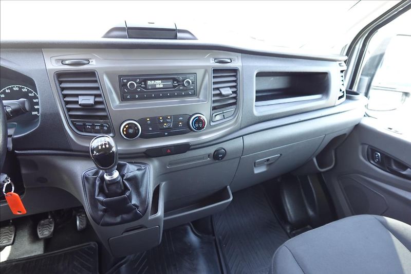 Ford Transit 2,0 TDCi  L3H2 6MÍST KLIMA - fotka 32 z 40