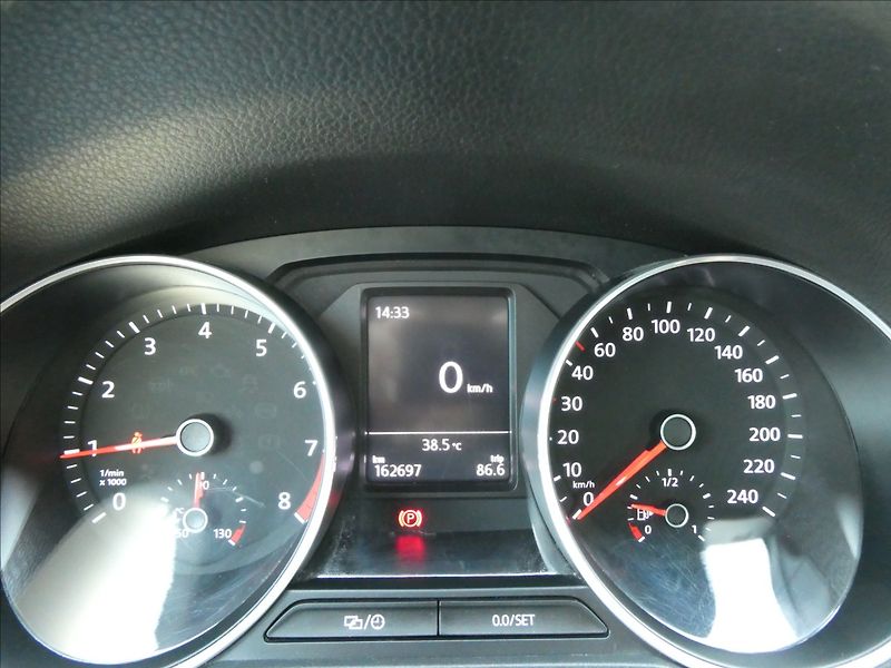 Volkswagen Polo 1,2 TSi 66kW serviska, 2x kola - fotka 36 z 50
