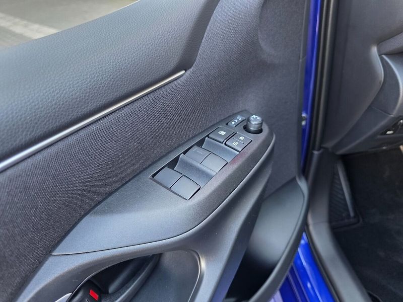 Toyota Yaris 1,5 Hybrid Comfort  do 30/6 - fotka 4 z 15
