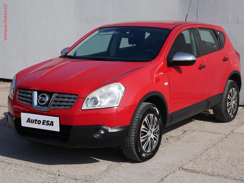 Nissan Qashqai (2009) 1.6i, ČR, AC, park.asist - fotka 3 z 15