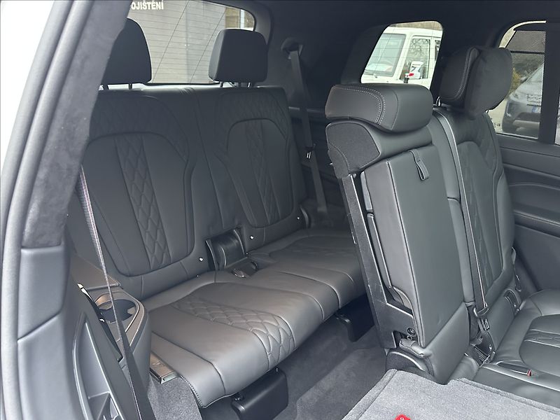 BMW X7 40d Msport Xdrive - fotka 37 z 43
