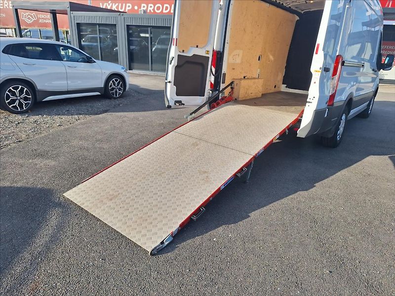 Ford Transit 2,0 TDCi  L2H2 + nájezdy - fotka 12 z 14