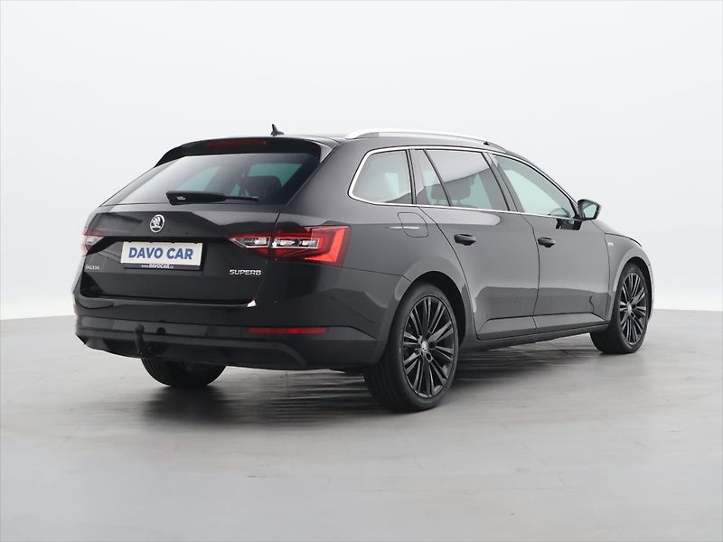 Škoda Superb 2,0 TDI 110kW CZ Style DSG - fotka 7 z 41