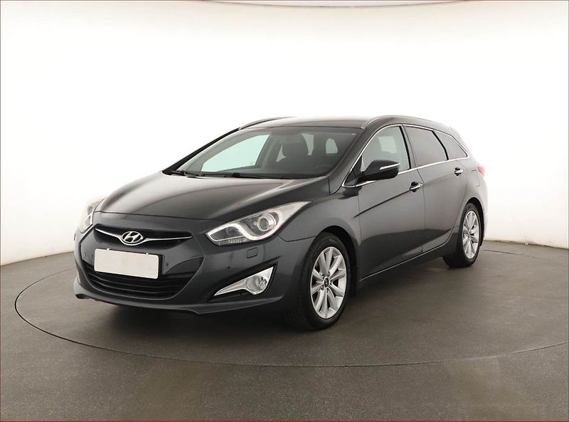 Hyundai i40 (2013) 1.7 CRDi, Serv.kniha, Xenony - fotka 2 z 17