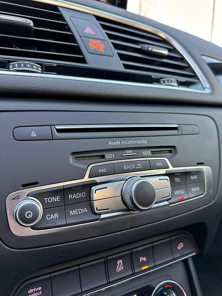 Audi Q3 (2018) S-LINE 2.0 TFSI 147KW PREMIUM+ - fotka 35 z 39