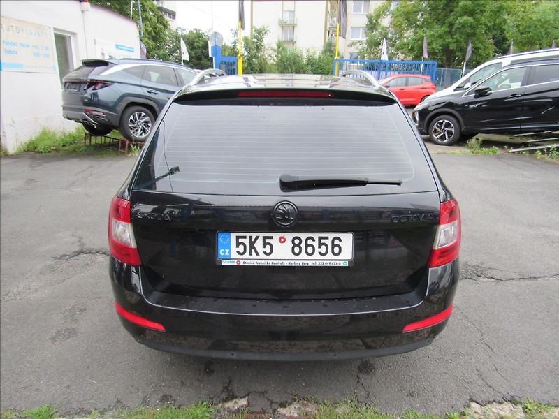 Škoda Octavia 2,0 TDI 110kW DSG Combi - fotka 5 z 31
