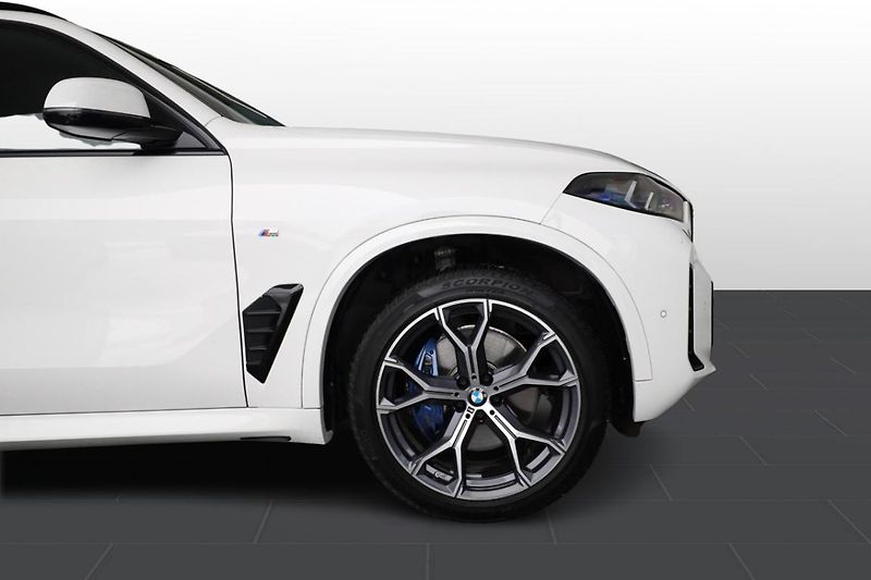 BMW X5 xDrive30d - fotka 7 z 28