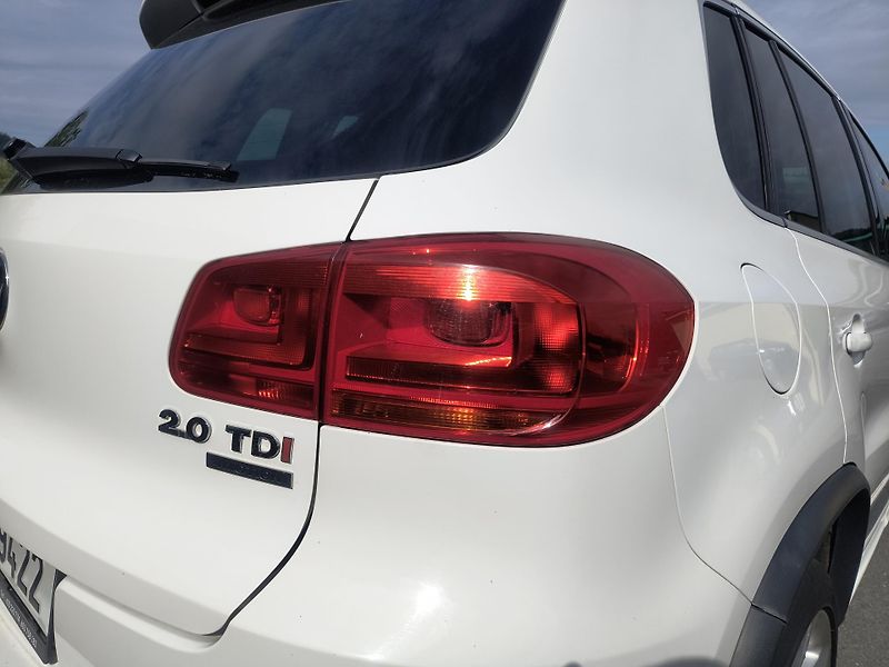 Volkswagen Tiguan (2013) 2.0 TDI 4X4 DSG 130KW R-LINE  - fotka 11 z 53
