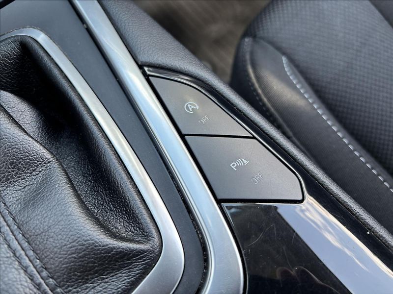 Ford S-MAX 2,0 TDCi 110 kW Titanium - fotka 40 z 45