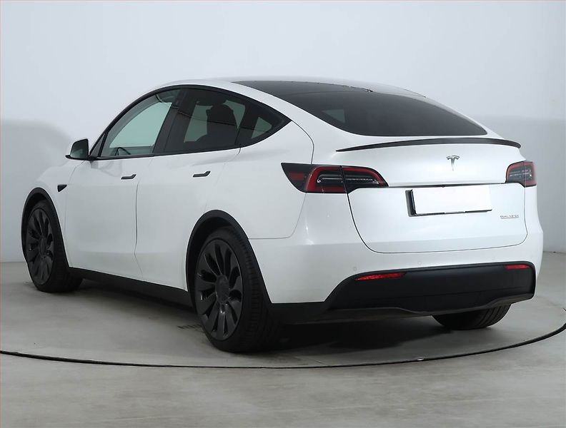 Tesla Model Y (2022) Performance 79kWh, SoH 92% - fotka 4 z 26