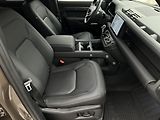 Land Rover Defender D300 AWD X-DYNAMIC SE AUT CZ - náhled 17