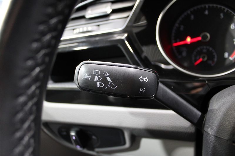 Volkswagen Touran 1,4 TSI DSG Highline blue pear - fotka 16 z 30