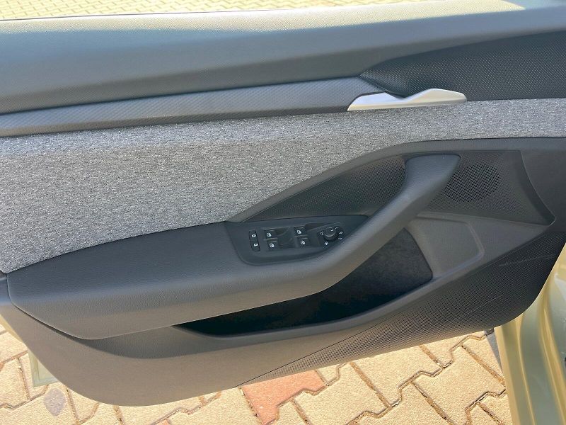 Škoda Superb (2025) COMBI SELECTION 2.0 TDI 110 kW - fotka 31 z 35