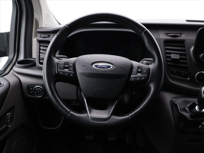 Ford Transit Custom 2,0 EcoBlue 136kW Titanium L2 - fotka 15 z 28