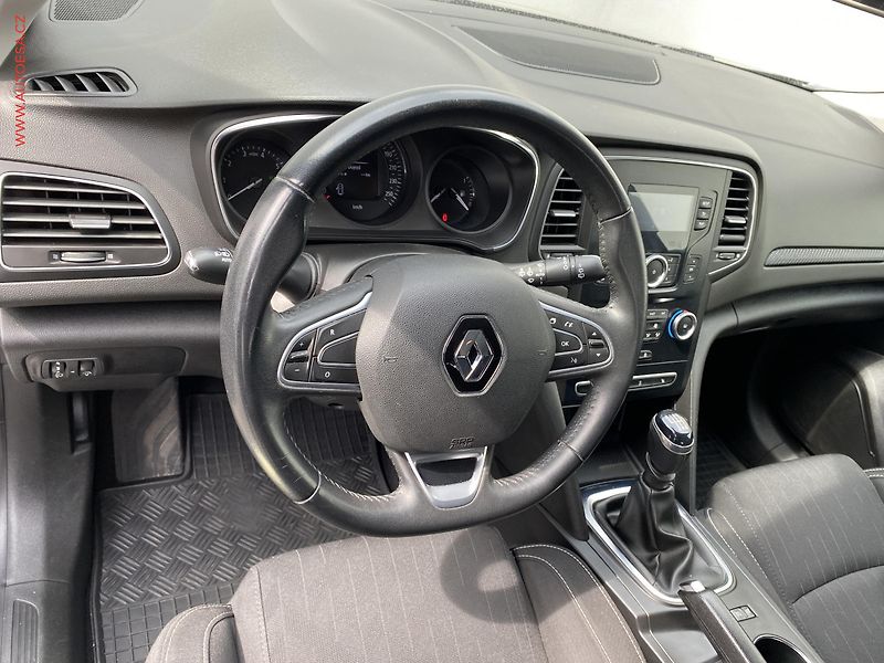 Renault Mégane (2018) 1.3 i, ČR, AC, tempo, park - fotka 12 z 16