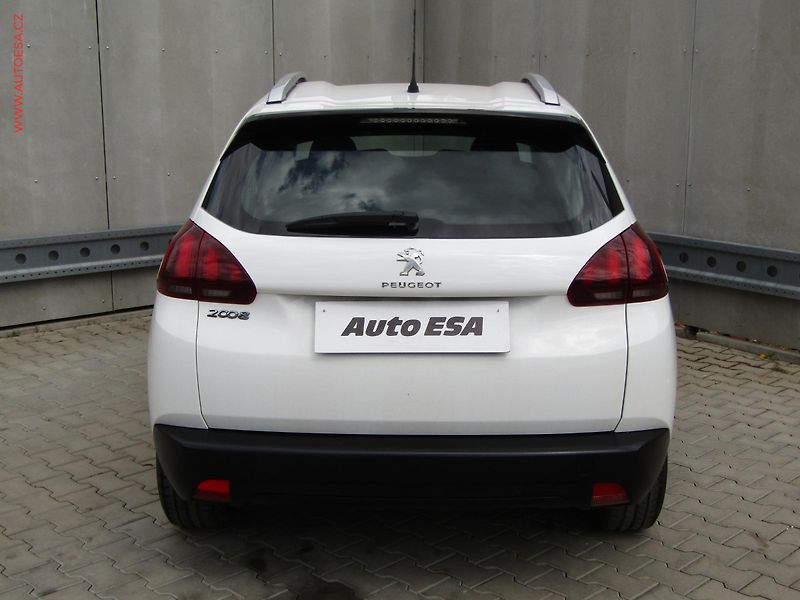 Peugeot 2008 (2019) 1.2 PT, ČR, AT - fotka 5 z 20