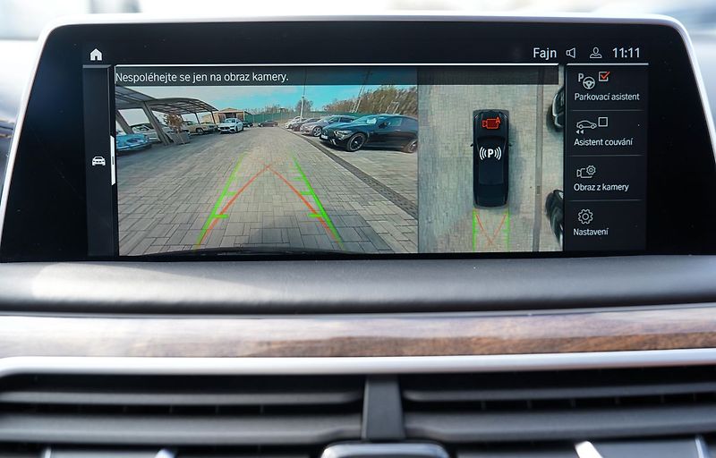 BMW Ostatní M760Li xDrive/6.6i/V12/590PS - fotka 44 z 47