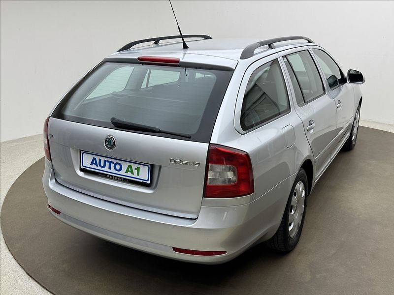 Škoda Octavia 1,6 TDi 77kW KLIMATIZACE SWING - fotka 4 z 24