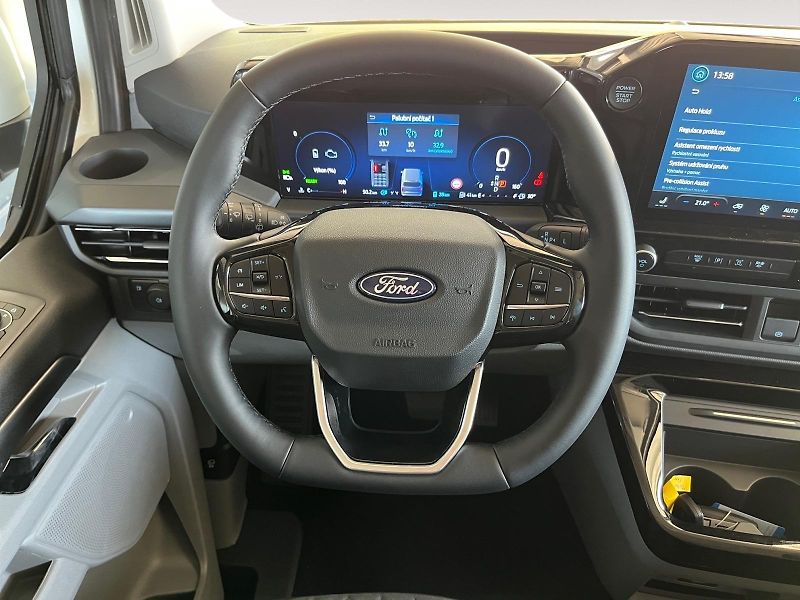 Ford Tourneo Custom (2025) L2 TITANIUM 2.5PHEV 171kW eCVT - fotka 14 z 27