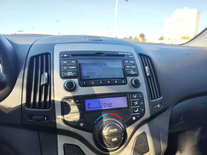 Hyundai i30 1.6 CRDI/85kW Comfort - fotka 15 z 23