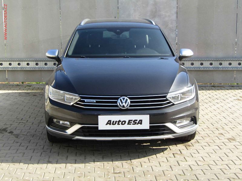 Volkswagen Passat (2018) 2.0 TDi 4x4, DSG, Navi, ACC - fotka 2 z 19