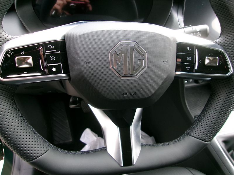 MG ZS (2026) nové  Elegance 1.5. - fotka 16 z 16
